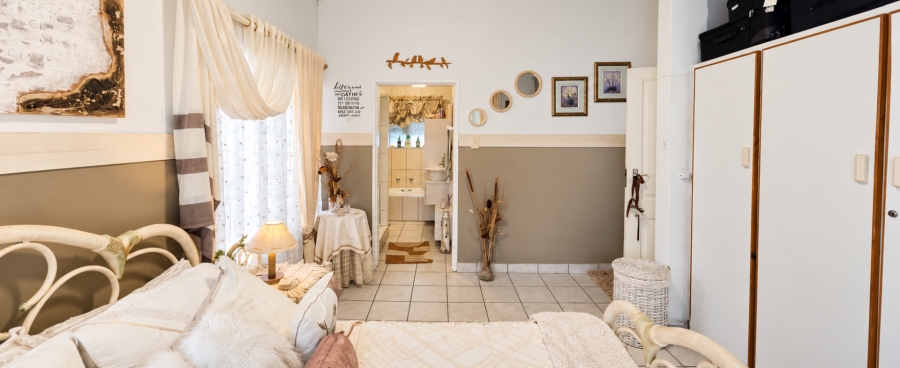 5 Bedroom Property for Sale in Kleinbaai Western Cape